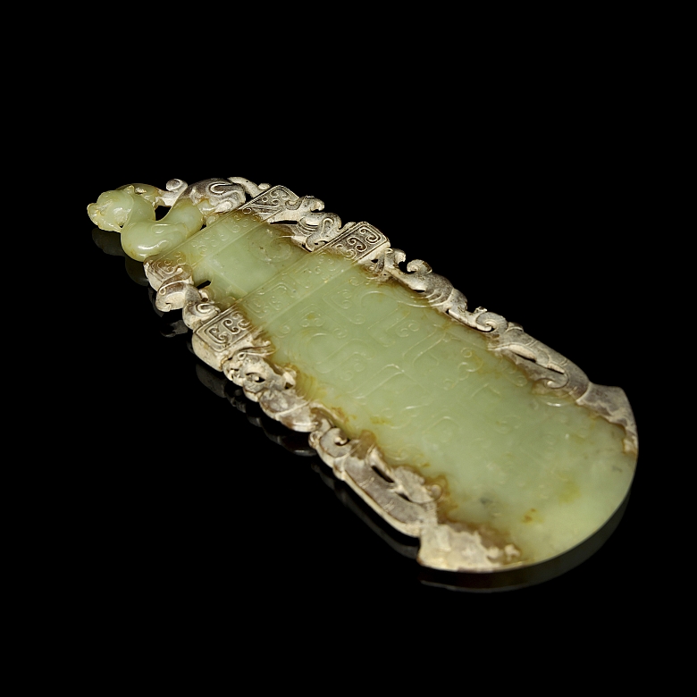Ceremonial yellow jade plaque “Mythical Beasts,” Han dynasty