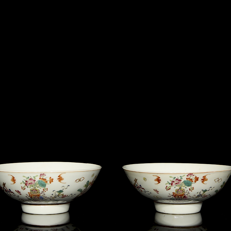 Pareja de cuencos de porcelana 