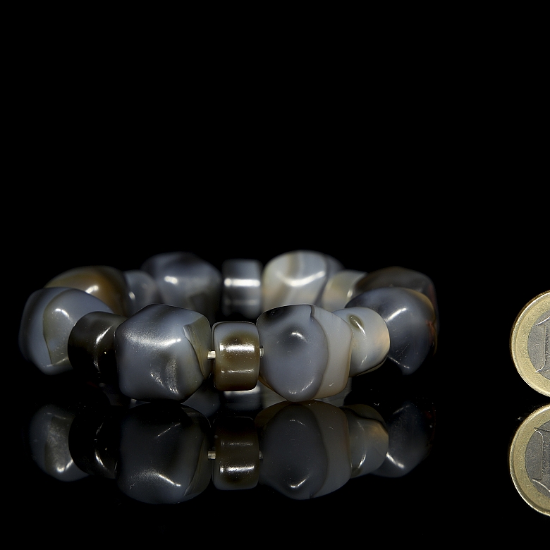 Pulsera de dieciséis cuentas de ágata, dinastía Liao