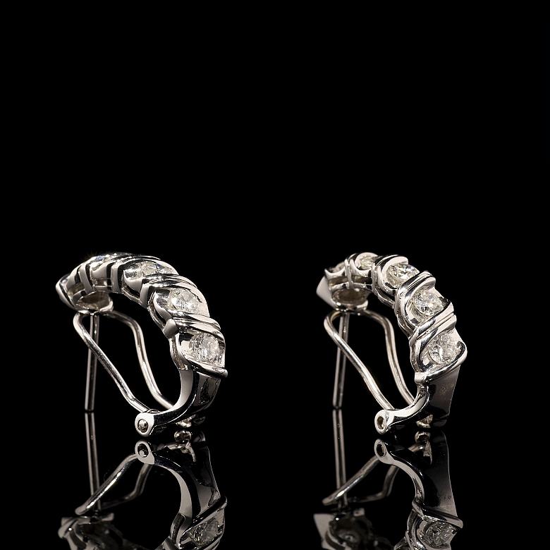 Pendientes en oro blanco de 18K y diamantes