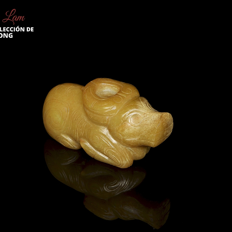 Figura de jade amarillo 
