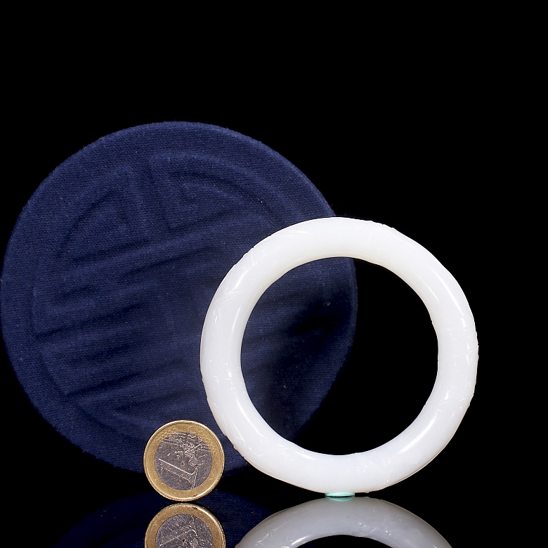 Hetian white jade bracelet, Qing dynasty