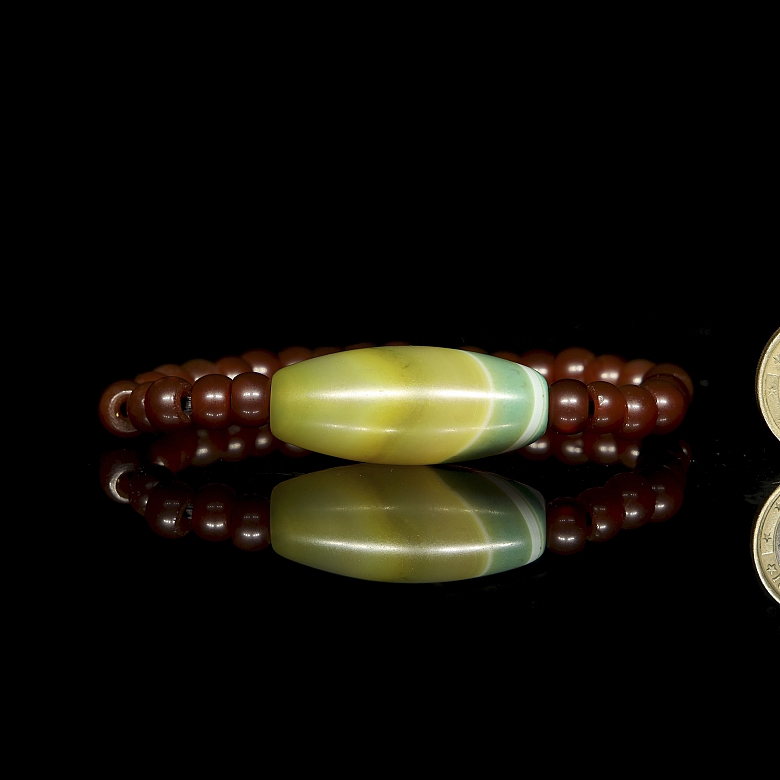 Pulsera con Dzi y cuentas de ágata, dinastía Liao