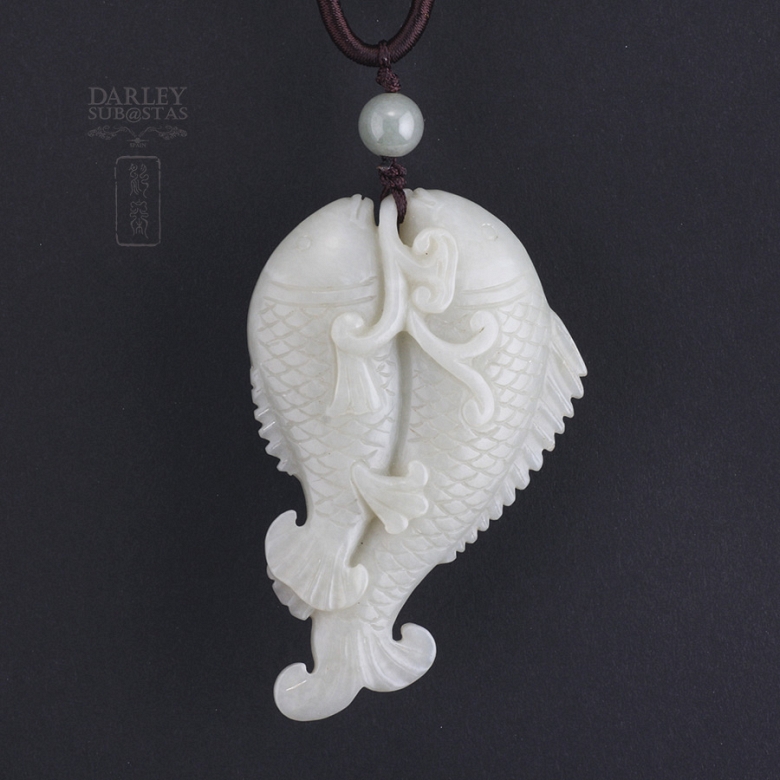 白玉双鱼吊坠