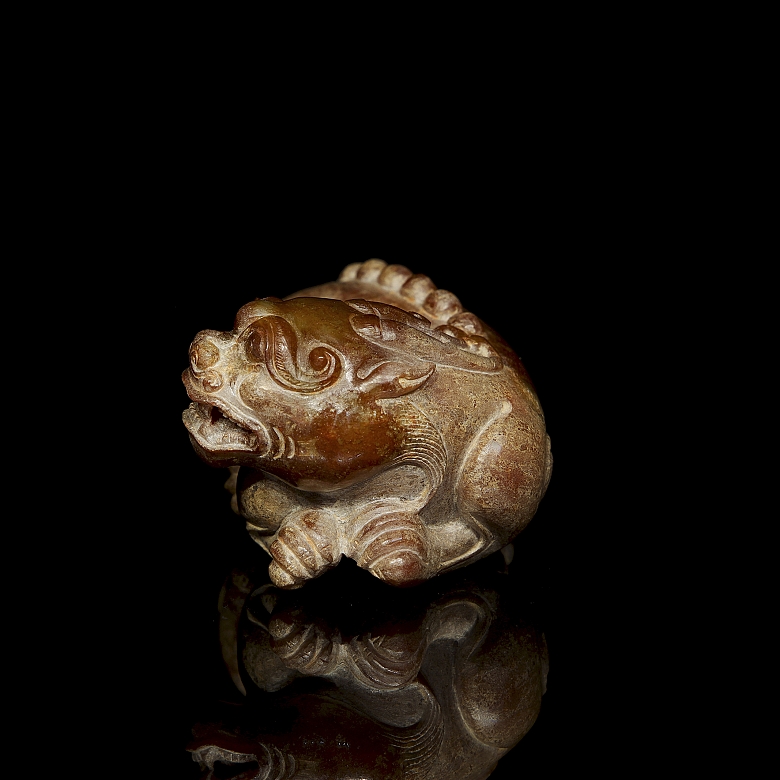 Figura de jade amarillo