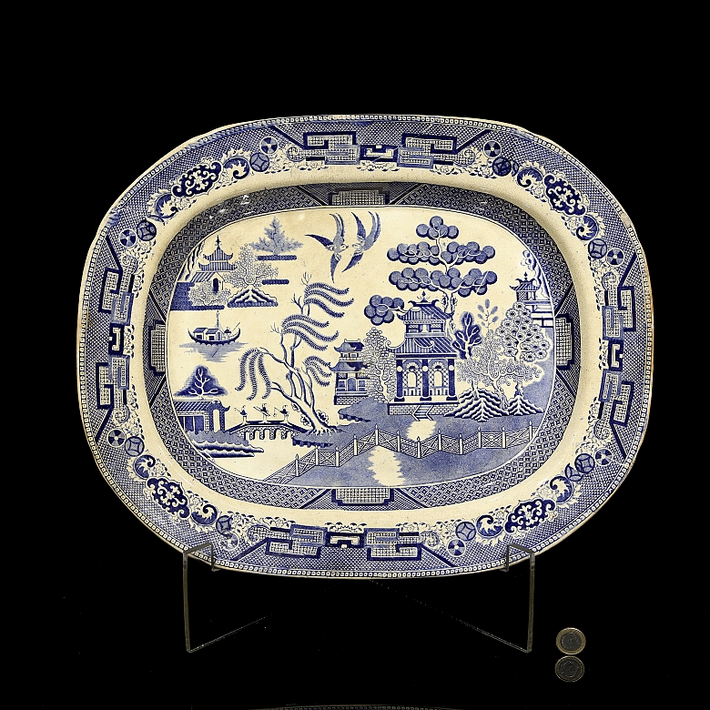 里奇韦斯“半瓷”瓷盘，19世纪
