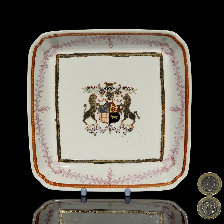 Plato cuadrado de porcelana