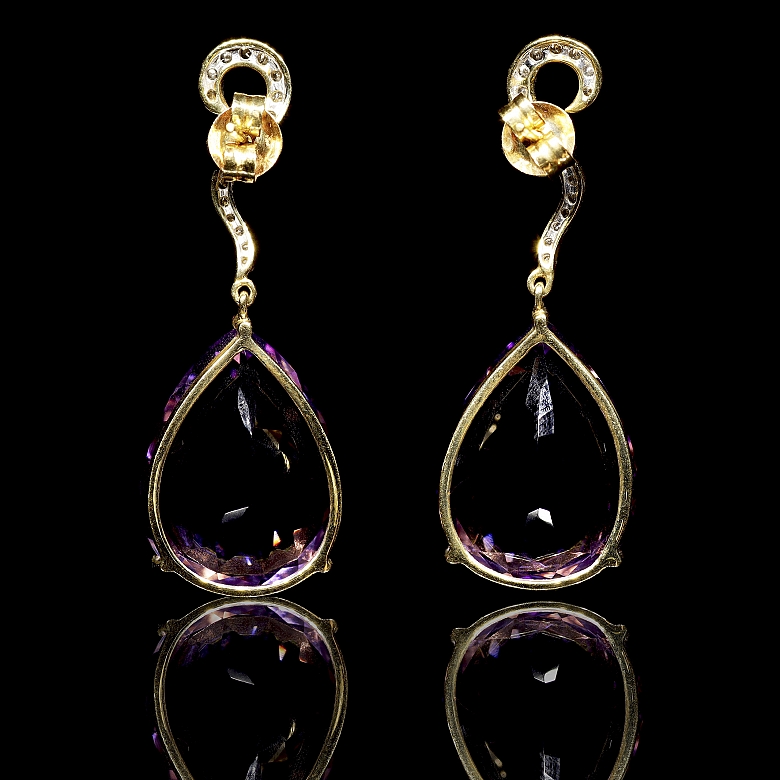 Pendientes en oro amarillo de 18k con amatistas y diamantes