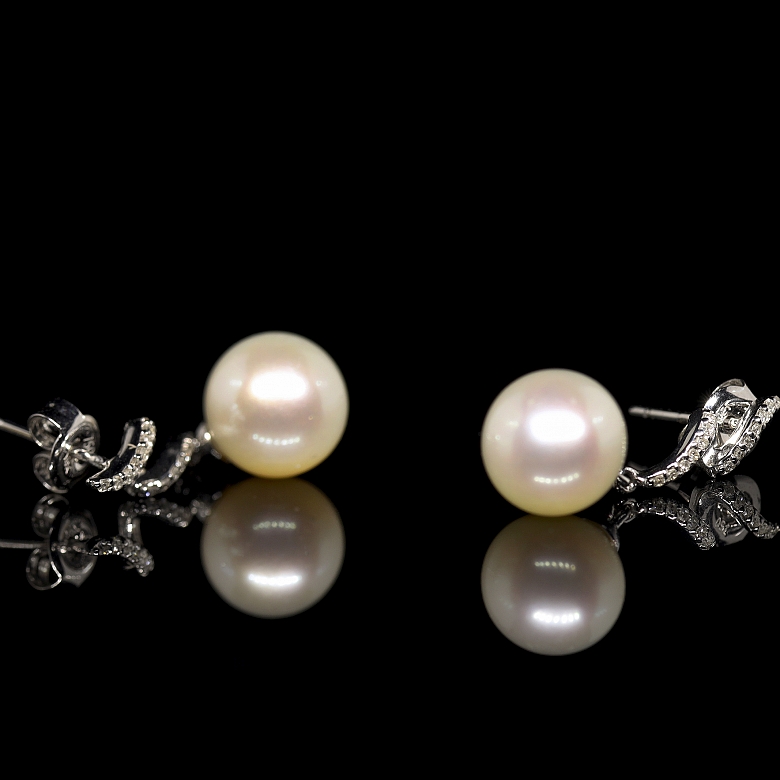 Pendientes perlas en oro blanco de 18 kt y diamantes