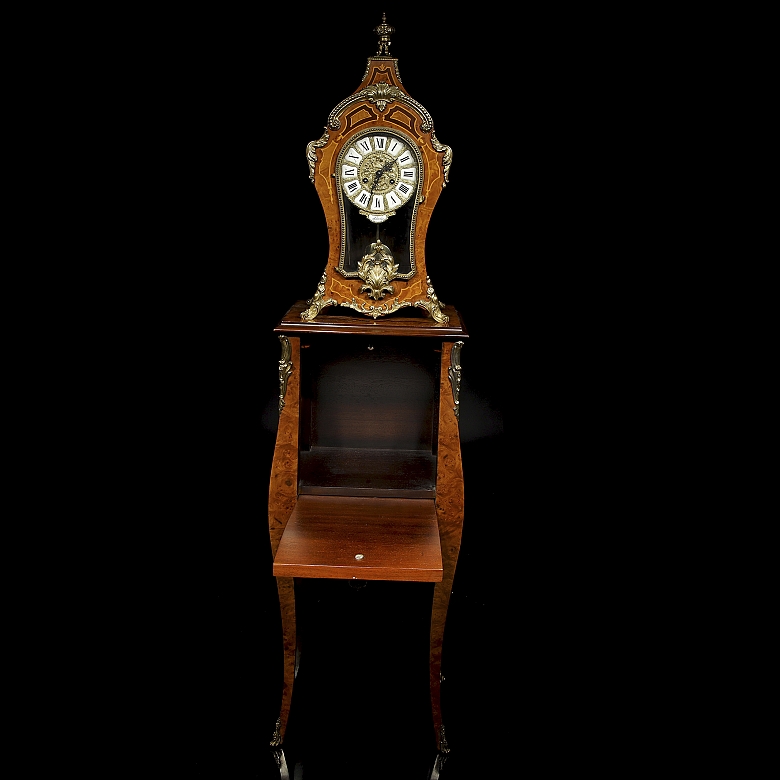 Reloj de Consola Estilo Luis XV con pedestal, Lauris (Calibre 141-030), 1981
