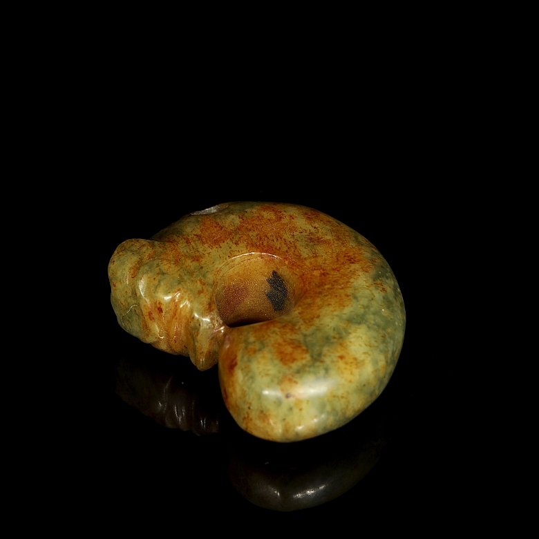Colgante de jade tallado 