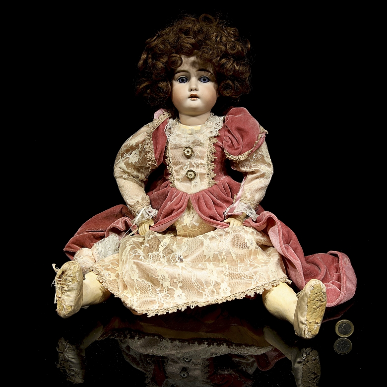 Antigua muñeca de porcelana, Europa, ca. 1890-1910