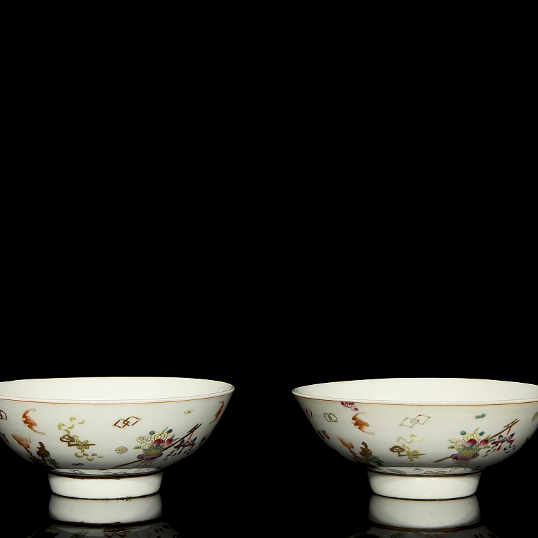 Pareja de cuencos de porcelana 