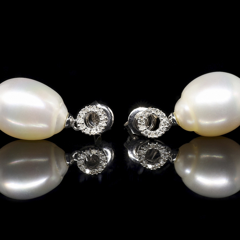 Pendientes oro amarillo de 18k con perla australiana y diamantes