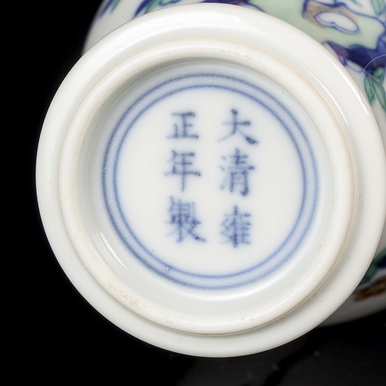Meiping vase with doucai enamels, ‘Landscape’, with Yongzheng mark