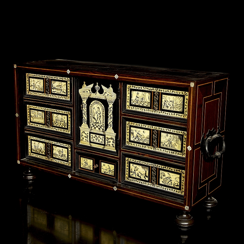 Bargueño de madera de fabricación valenciana, s.XX