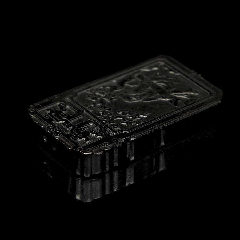 Placa negra tallada