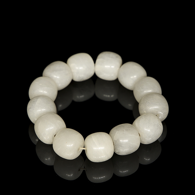 Bracelet with thirteen jade beads, 20th century