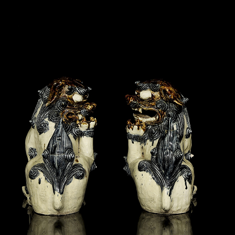 Pareja de figuras de cerámica 