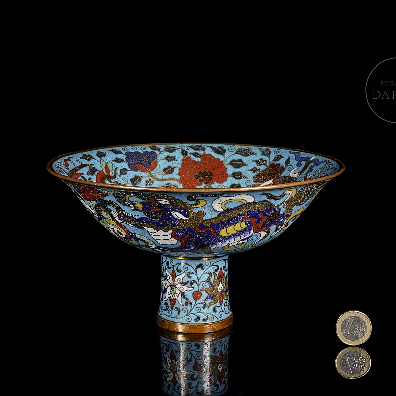 Cuenco con pie de bronce dorado y esmalte cloisonné 