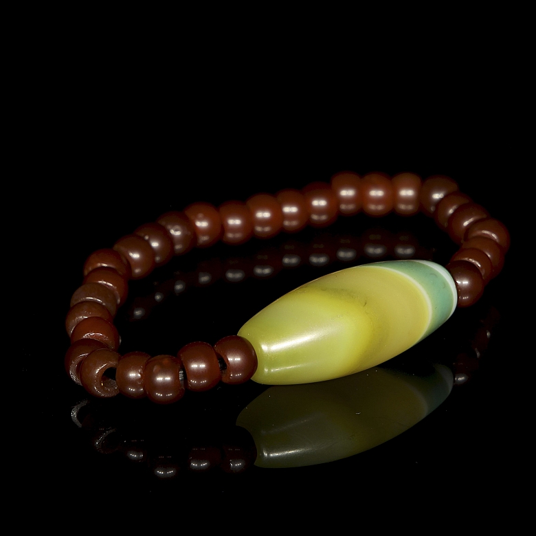 Pulsera con Dzi y cuentas de ágata, dinastía Liao