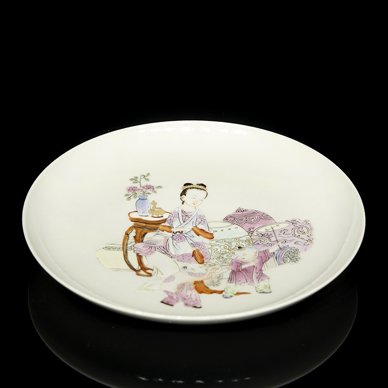 Pink family porcelain plate ‘Family scene’, with Yongzheng seal