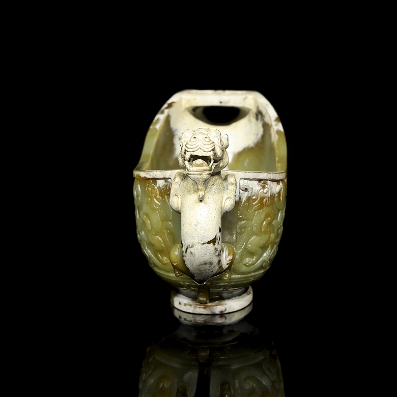 Vaso de libación de jade amarillo, dinastía Han del Oeste
