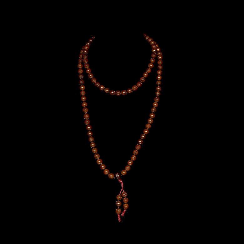 Collar de ciento ocho cuentas de semilla, dinastía Qing