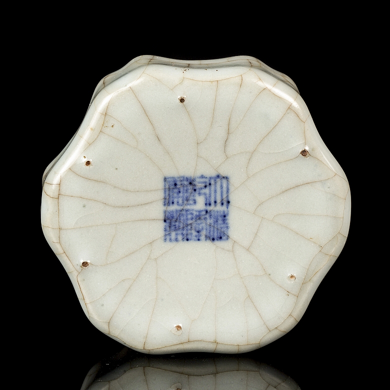 Recipiente hexagonal con esmalte Geyao, con marca Qianlong