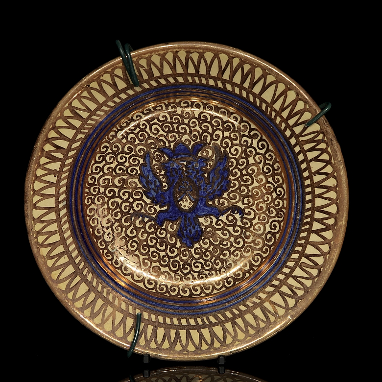 三件陶瓷盘《金属反射》，20世纪