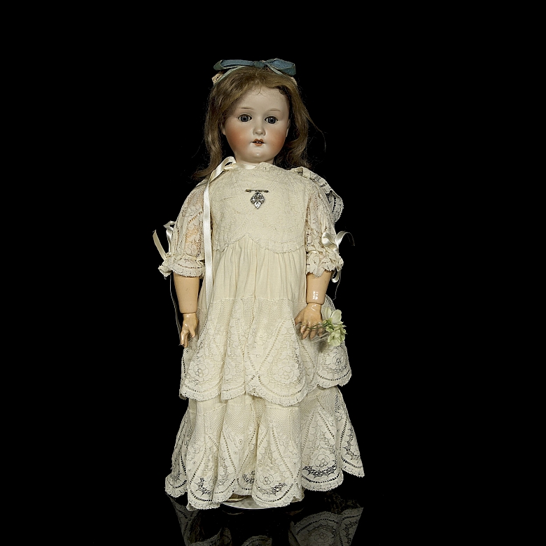 Muñeca de porcelana Heubach Köppelsdorf, molde clásico 250, Alemania, c. 1920-1925