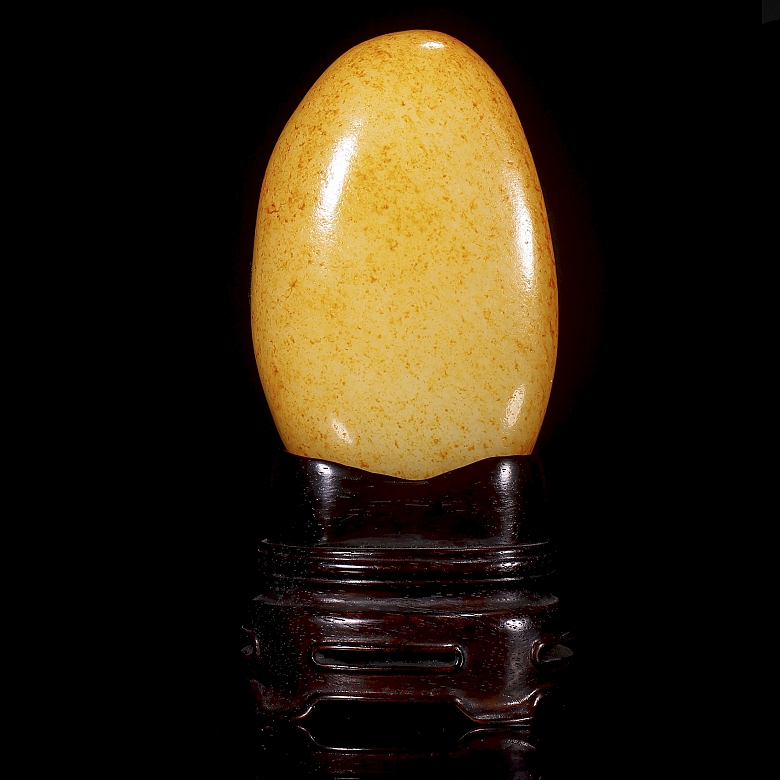 Jade rock with carved Hetian skin, Qing dynasty