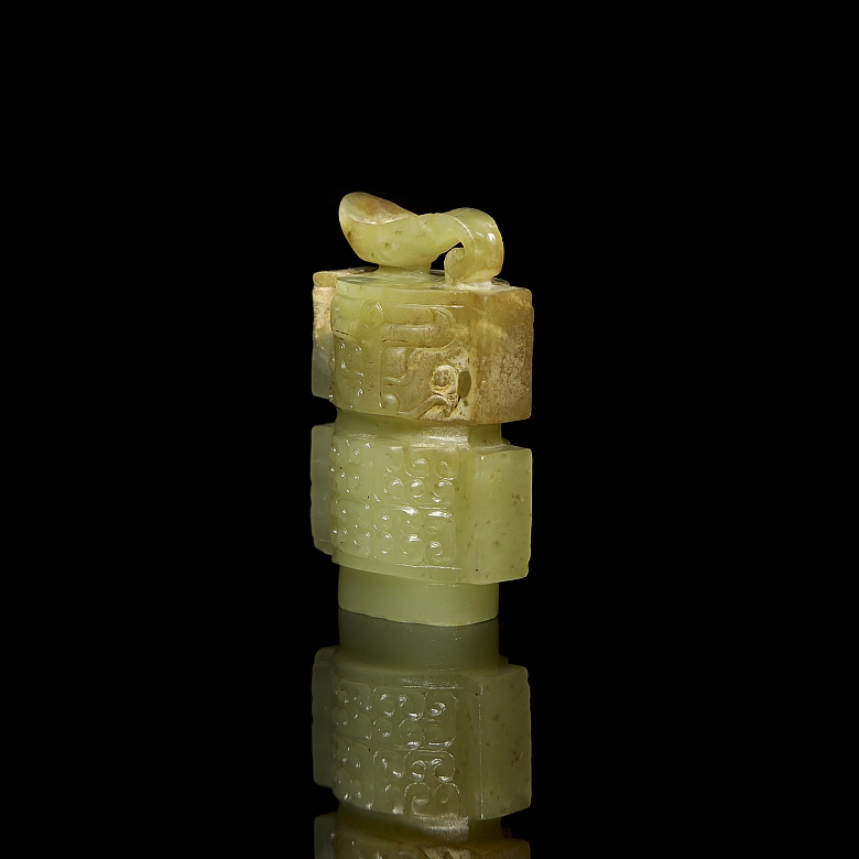 Colgante de jade amarillo