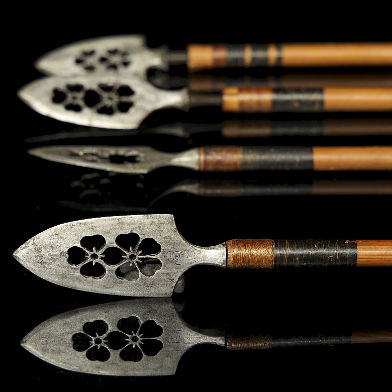 Cuatro flechas japonesas punta de cerezo