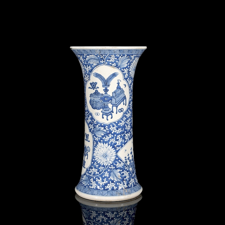 Jarrón de porcelana azul y blanco 