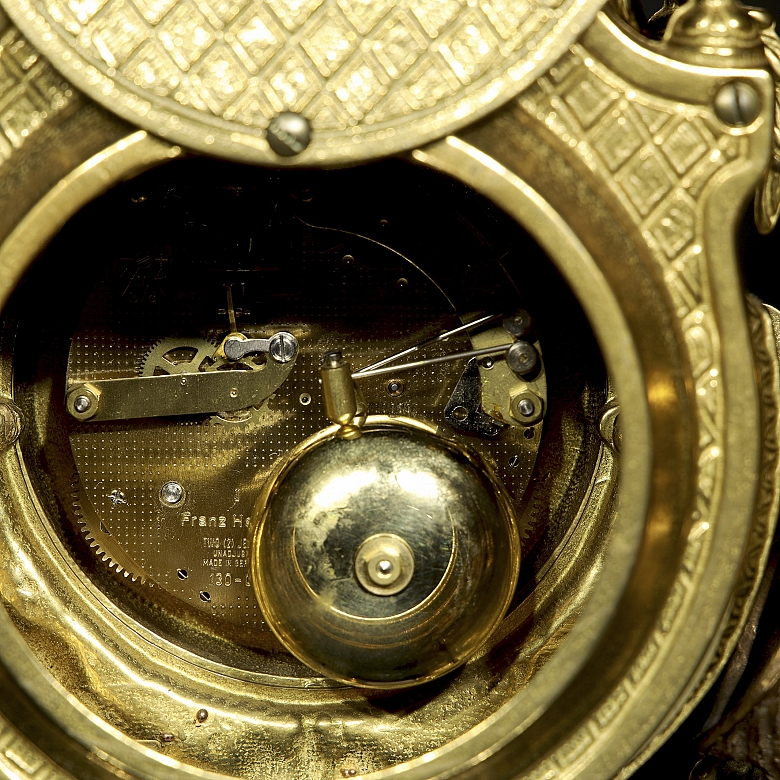 Mantel clock with Imperial garnish, by Franz Hermle Brevettato
