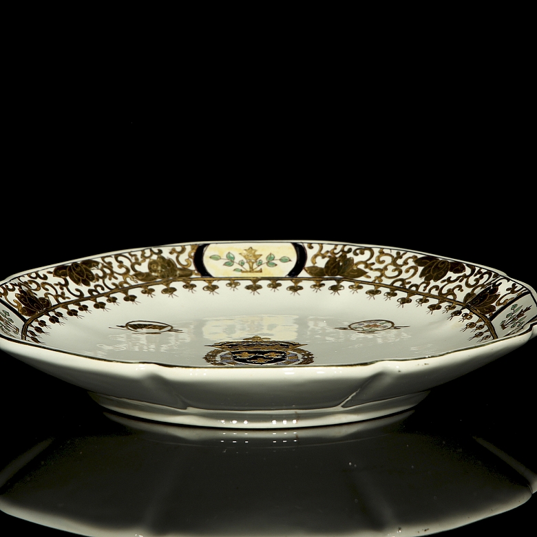 Plato de porcelana