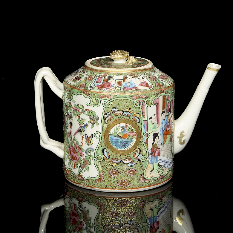 Tetera de porcelana policromada familia rosa, Cantón, finales s.XIX