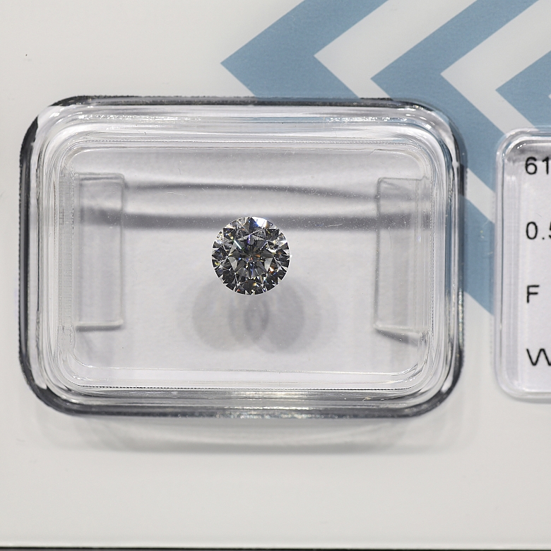 Diamante natural en talla brillante, 0.54 ct, certificado IGI