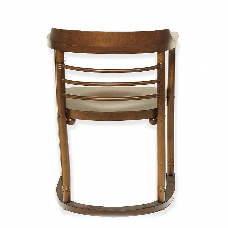 Conjunto velador con mesa y sillones de nogal, estilo Jose Hoffmann - 18