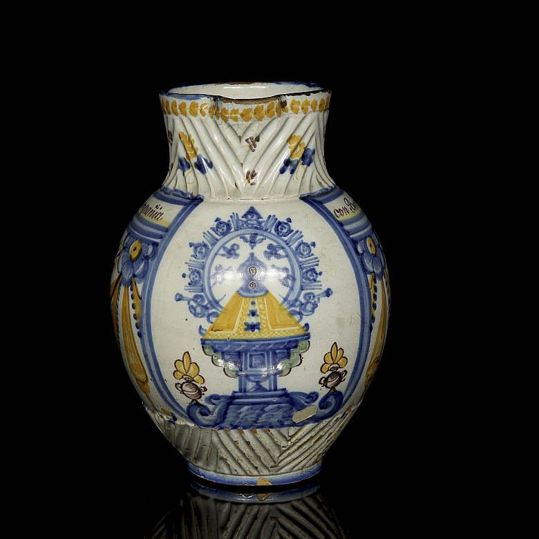 Ceramic jug ‘Virgen del Prado’ Talavera, 19th century