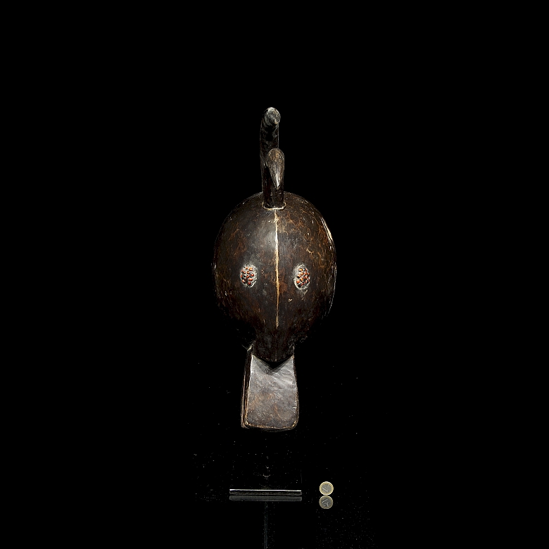 Máscara de danza zoomorfa, cultura Ogoni, Nigeria, s.XX