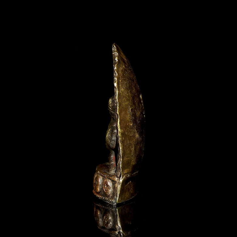Pequeña figura de bronce