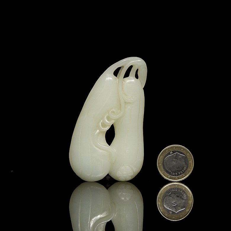 White jade figurine ‘Zucchini’, Qing dynasty - 5