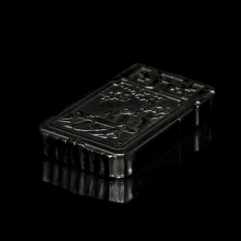 Placa negra tallada