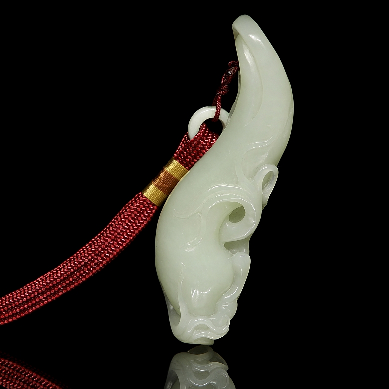 Jade figure ‘Fruit with lingzhi’, Qing dynasty - 3