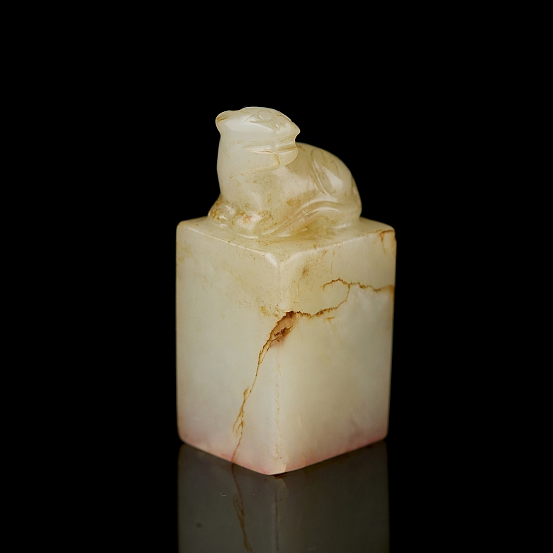 Hetian white jade seal ‘Feline’, Qing dynasty