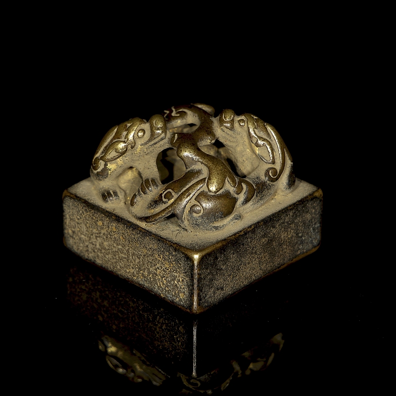 Bronze seal 