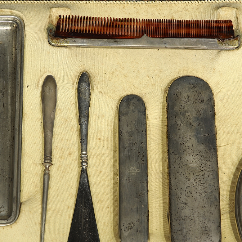 Juego de tocador de plata, ffs. s.XIX