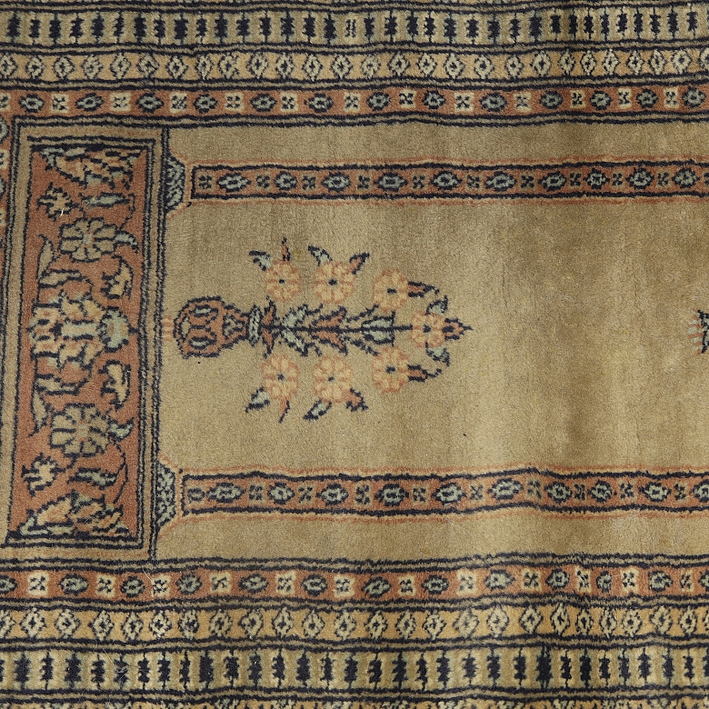 Alfombra oriental pakistaní de Cachemira, ca. 1983